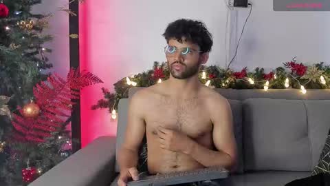 Snapshot of chrisandrew_ chatting on 12.02.24 Im Chirs IM MODEL INDEPENDT online show from 12.02.24