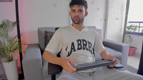 Snapshot of chrisandrew_ chatting on 01.07.25 Im Chirs IM MODEL INDEPENDT online show from 01.07.25