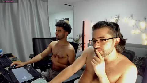 Snapshot of chrisandrew_ chatting on 02.22.25 Im Chirs IM MODEL INDEPENDT online show from 02.22.25