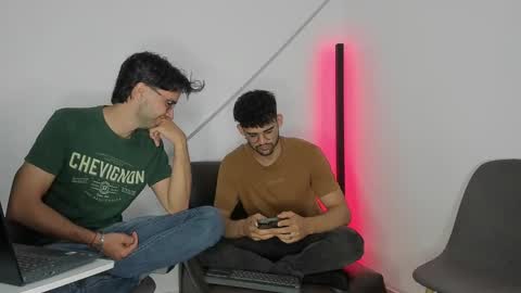 Snapshot of chrisandrew_ chatting on 10.13.25 Im Chirs IM MODEL INDEPENDT online show from 10.13.25