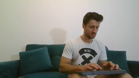 Snapshot of chrisaron chatting on 03.07.25 chrisaron online show from 03.07.25