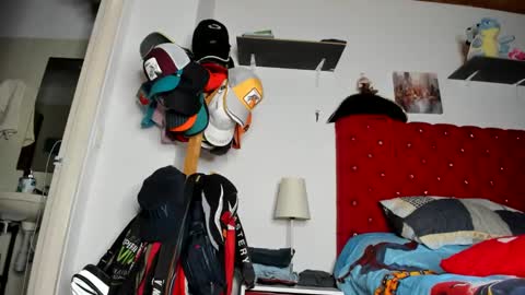 Snapshot of chriss_evanss_ chatting on 12.04.24 chriss_evanss_ online show from 12.04.24