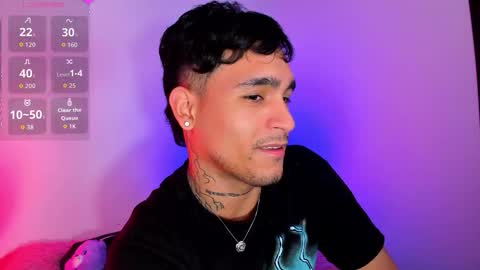 Snapshot of chriss_wg_ chatting on 11.24.25 Christian Wang online show from 11.24.25