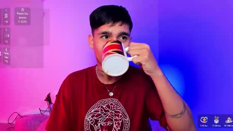 Snapshot of chriss_wg_ chatting on 11.26.25 Christian Wang online show from 11.26.25