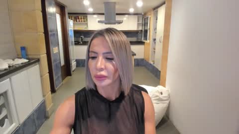 Christiekroes online show from 02.19.25