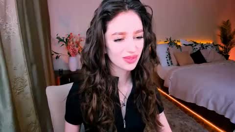 christinaconteeree online show from 09.29.25