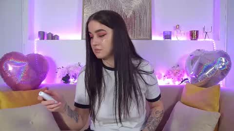 Snapshot of christinamilton chatting on 02.14.25 Christina online show from 02.14.25