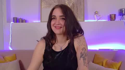 Snapshot of christinamilton chatting on 03.11.25 Christina online show from 03.11.25