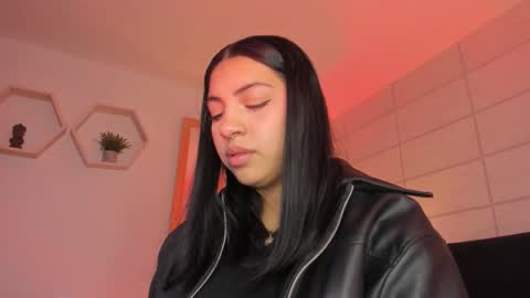 Christine  online show from 12.02.25