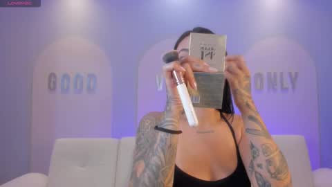 Snapshot of christineford1 chatting on 11.15.25 Christine Ford online show from 11.15.25