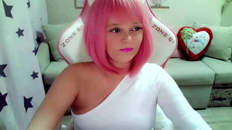 Snapshot of christirose chatting on 02.14.25 Christi online show from 02.14.25