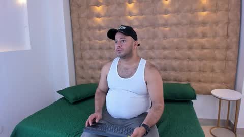 Snapshot of christopher_cruz_ chatting on 11.23.25 christopher_cruz_ online show from 11.23.25