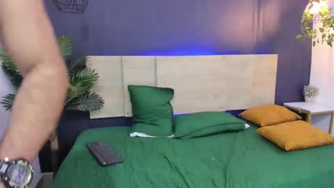 Snapshot of christopher_cruz_ chatting on 11.27.25 christopher_cruz_ online show from 11.27.25