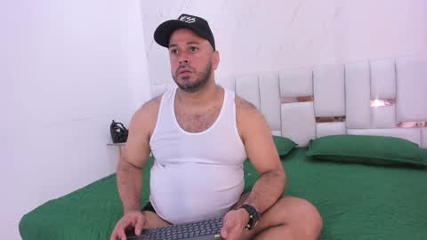 Snapshot of christopher_cruz_ chatting on 12.14.25 christopher_cruz_ online show from 12.14.25