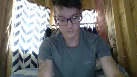 Snapshot of chrisvibess chatting on 05.17.26 chrisvibess online show from 05.17.26