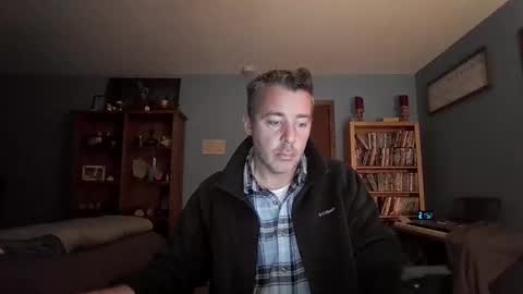 chrisw8121 online show from 12.21.25