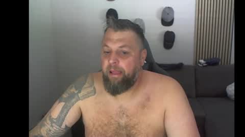 Snapshot of chrizz80 chatting on 10.18.25 Chrizz online show from 10.18.25