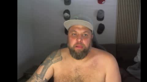 Snapshot of chrizz80 chatting on 11.26.25 Chrizz online show from 11.26.25