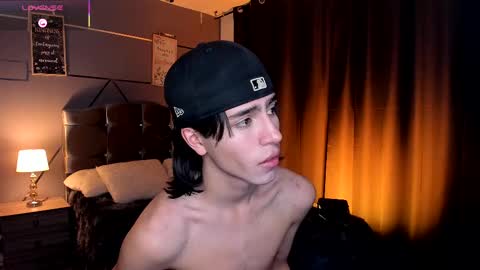 Snapshot of chrristopher77 chatting on 09.16.25 chrristopher77 online show from 09.16.25