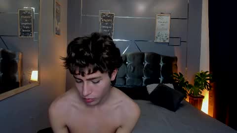 Snapshot of chrristopher77 chatting on 10.17.25 chrristopher77 online show from 10.17.25