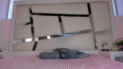 instagram chrystaljade.1 online show from 02.17.26