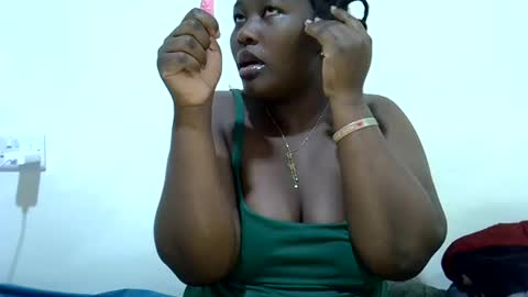 Snapshot of chubby_queenie07 chatting on 06.14.26 DivaDee online show from 06.14.26