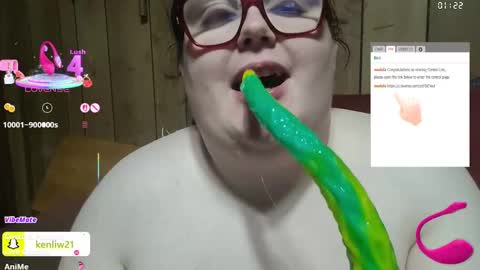 Snapshot of chubbydevil22 chatting on 11.18.25 kenli online show from 11.18.25