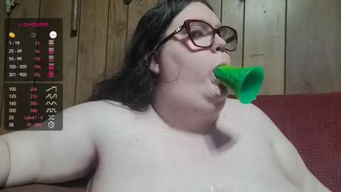 Snapshot of chubbydevil22 chatting on 11.24.25 kenli online show from 11.24.25