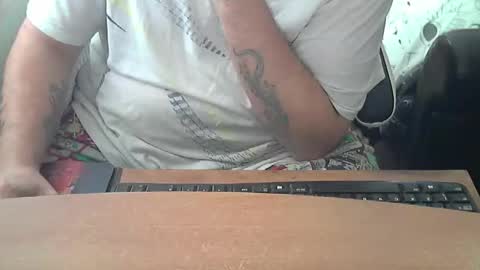 Snapshot of chunkisgreat chatting on 10.07.25 chunkisgreat online show from 10.07.25