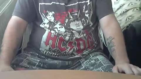 Snapshot of chunkisgreat chatting on 11.01.25 chunkisgreat online show from 11.01.25