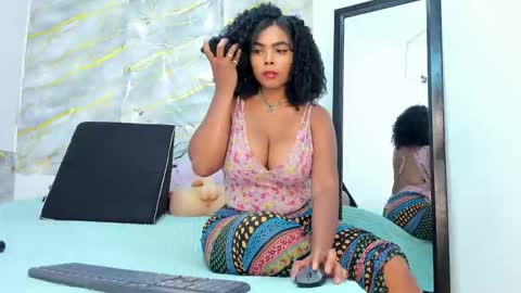 Snapshot of ciaraharrys chatting on 12.15.25 ciaraharrys online show from 12.15.25