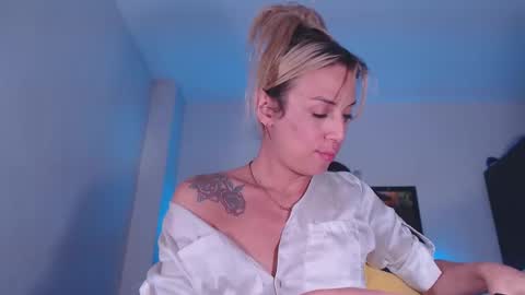 Snapshot of cicimom chatting on 03.24.26 cicimom online show from 03.24.26