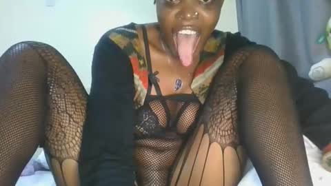 Snapshot of cilia_petite chatting on 05.28.26 cilia petite online show from 05.28.26