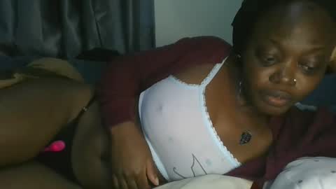 Snapshot of cilia_petite chatting on 06.11.26 cilia petite online show from 06.11.26