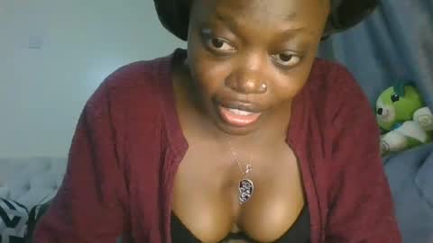 Snapshot of cilia_petite chatting on 06.11.26 cilia petite online show from 06.11.26