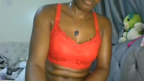 Snapshot of cilia_petite chatting on 06.18.26 cilia petite online show from 06.18.26