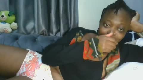 Snapshot of cilia_petite chatting on 06.24.26 cilia petite online show from 06.24.26