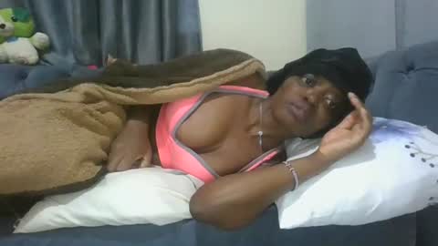 Snapshot of cilia_petite chatting on 07.24.26 cilia petite online show from 07.24.26