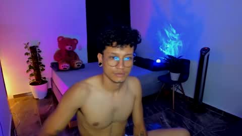 Snapshot of cinamon_kingdom chatting on 01.17.25 Luna and Sebas online show from 01.17.25