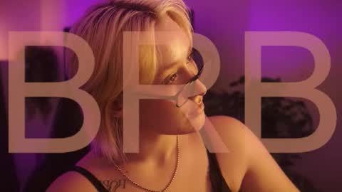 Snapshot of cinbellamy chatting on 10.27.25 Cin Bellamy online show from 10.27.25