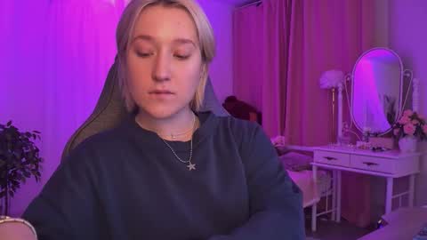 Snapshot of cinbellamy chatting on 01.11.26 Cin Bellamy online show from 01.11.26