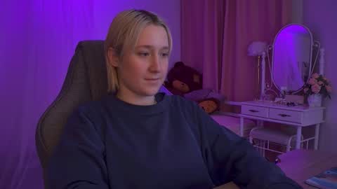 Snapshot of cinbellamy chatting on 01.12.26 Cin Bellamy online show from 01.12.26