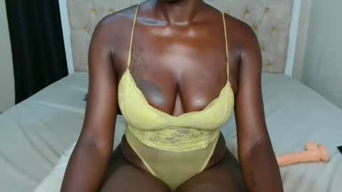 Snapshot of cindy_spice chatting on 12.14.25 cindy spice online show from 12.14.25