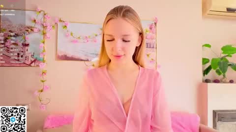 Snapshot of cindyreming01 chatting on 10.03.25 indy online show from 10.03.25