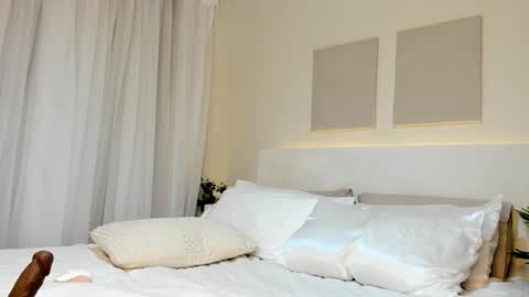 Snapshot of cinnamon_lips07 chatting on 02.15.26 Indie online show from 02.15.26