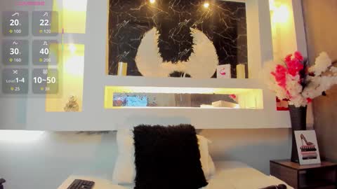 Cinthya  online show from 10.24.25