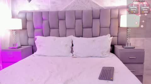 CintiaCollins  online show from 02.25.25