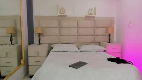 CintiaCollins  online show from 11.21.25