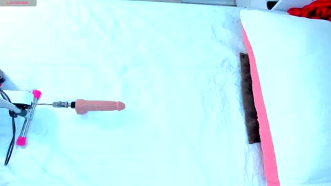 Snapshot of cintiavega chatting on 02.21.25 Cintia online show from 02.21.25