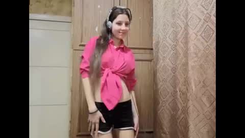 Lisa Salivan online show from 11.24.25